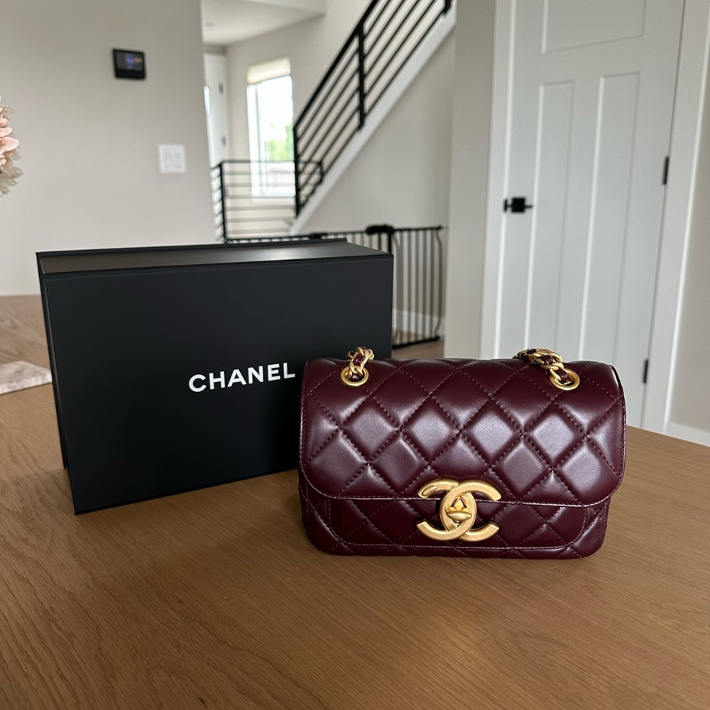 SOLD- Chanel Burgundy small Flap Bag Lambskin - Picture 2 of 14